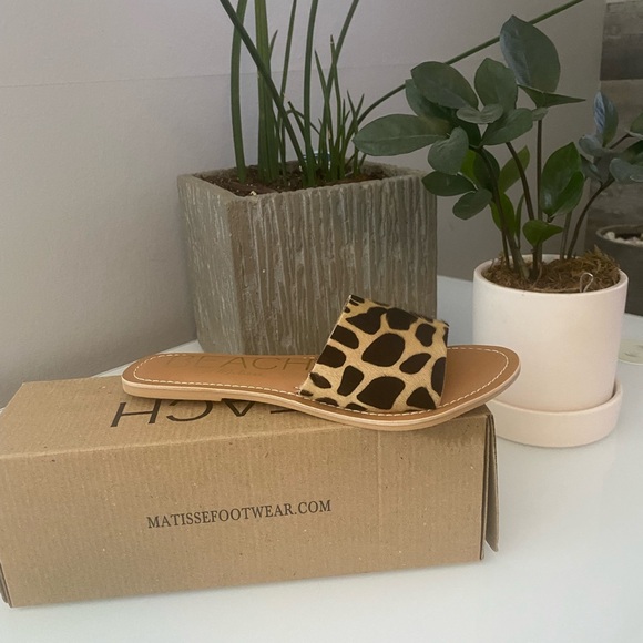 Matisse Shoes - Matisse Tan Leather Cabana Slides
